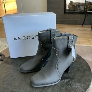 AEROSOLES Black Heeled Boots with Lace-Up Design